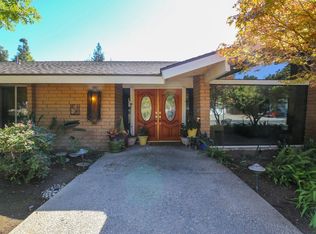 1511 W Dovewood Ln, Fresno, CA 93711