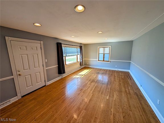 3rd image of 1234 W 39th St