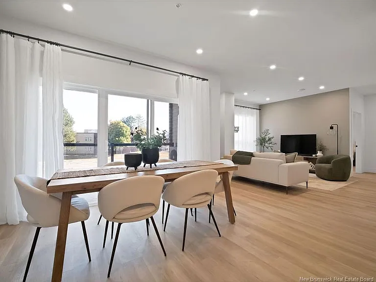 1333 Main St #305 — Photo 6