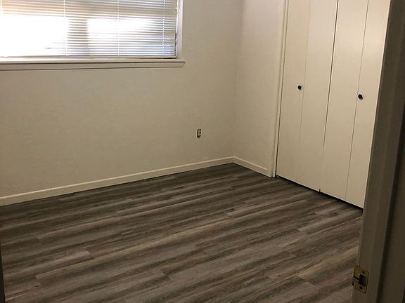 5th image of 719 Hawn Cir
