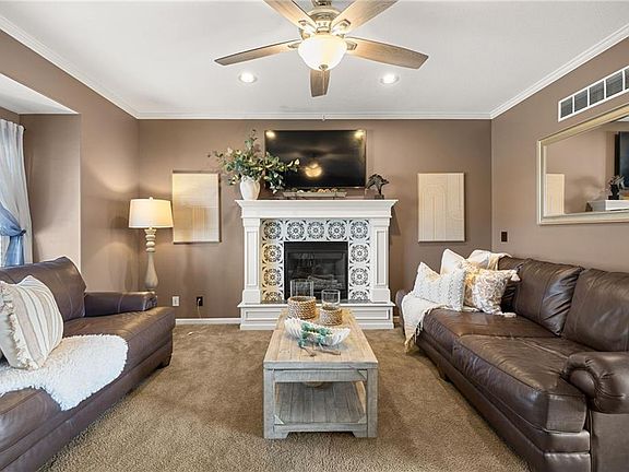 4th image of 15409 Belmont Ct