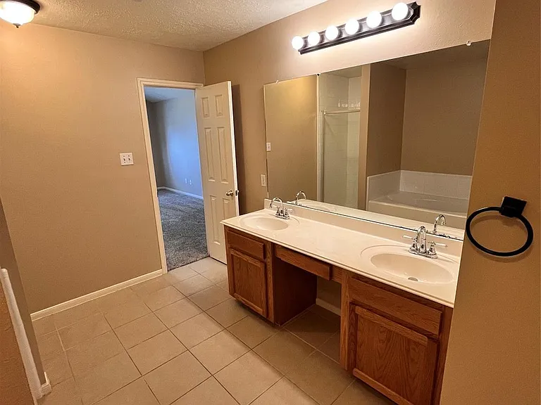 16118 Cypress Valley Dr — Photo 12