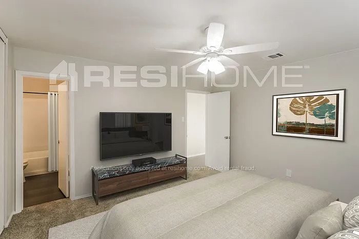 2213 Salerno Dr — Photo 8
