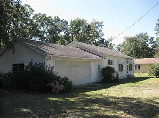 1st image of 913 Shady Ln