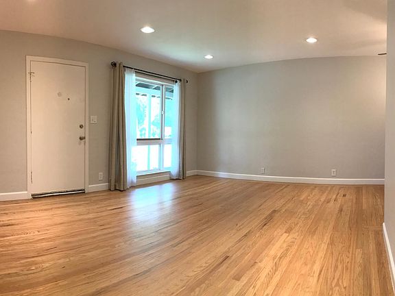 3rd image of 706 N Genevieve Ln