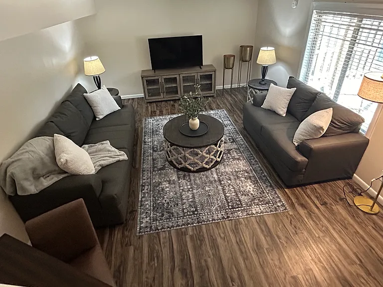 917 Davis Blvd #6 — Photo 1