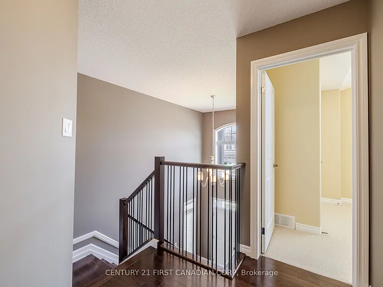 1690 Beaverbrook Ave — Photo 30