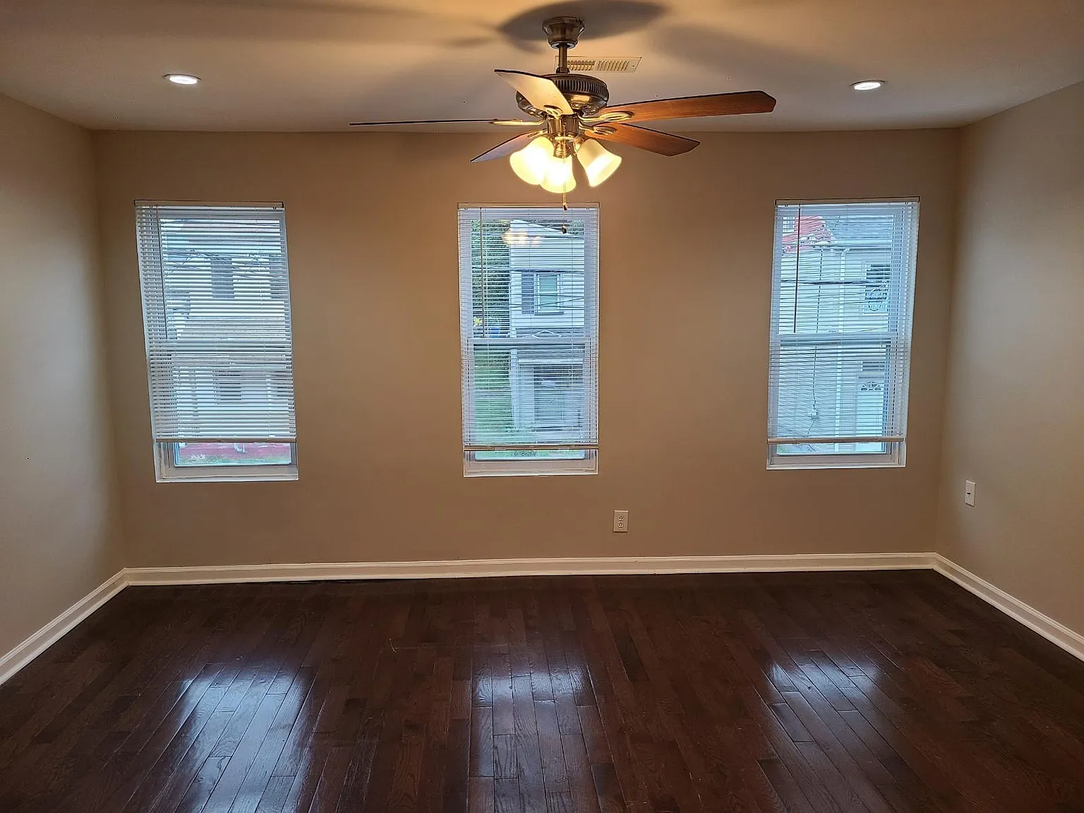 3 bed, $1,650 — Photo 4