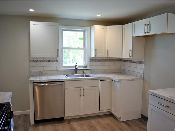 4th image of 306 Abbington Ave