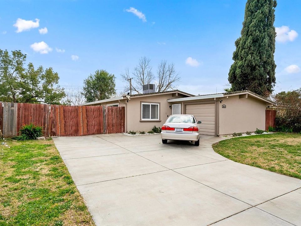 1st image of 3620 Centinella Dr