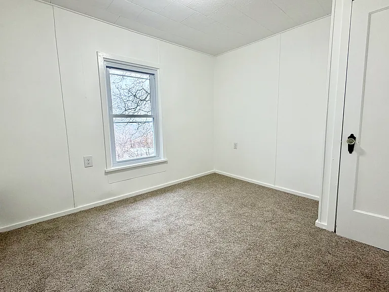 Bedrooms have new carpeting