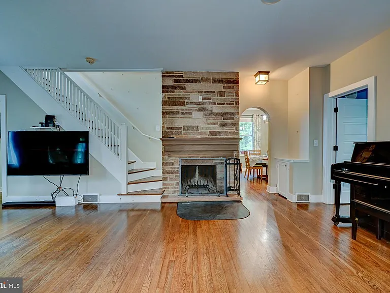353 Cherry Hill Rd — Photo 7