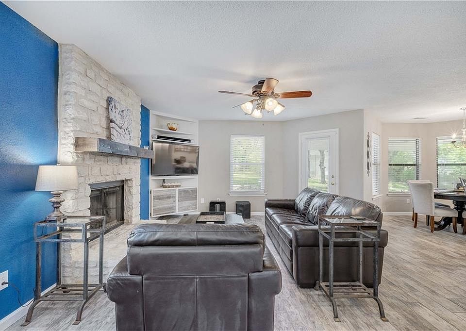 1st image of 308 Fox Glove Dr