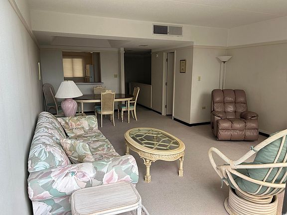 5th image of 423 Parker Dr. #303
