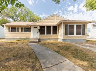 954 Ralph St, Grand Prairie, TX 75051