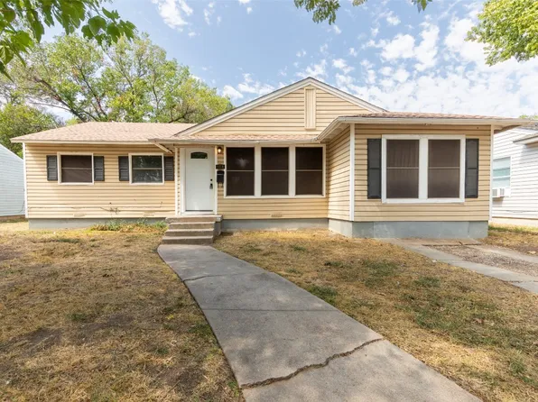 954 Ralph St, Grand Prairie, TX 75051