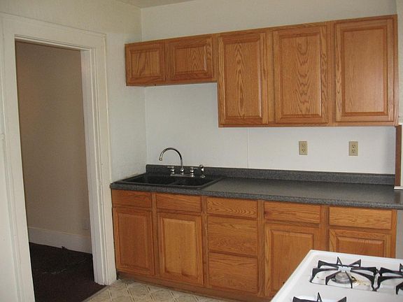 5th image of 1620 Gummer Ave