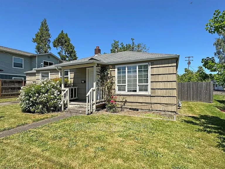2353 NW Fillmore Ave — Photo 22