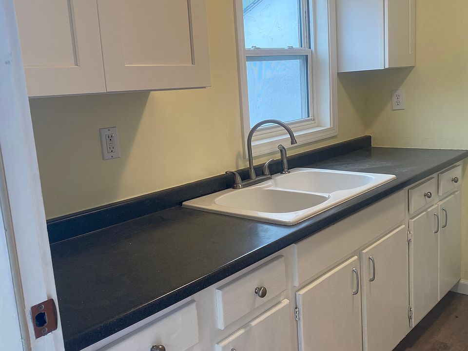 1st image of 227 Lake Ave #B