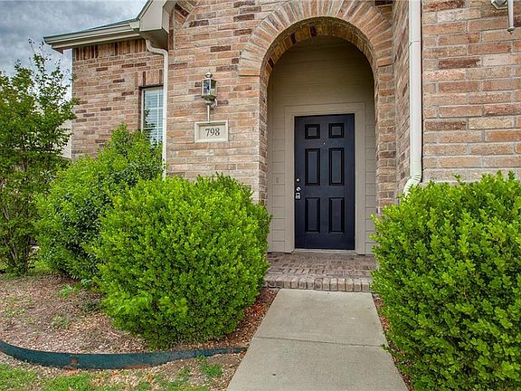 5th image of 798 Waller Dr