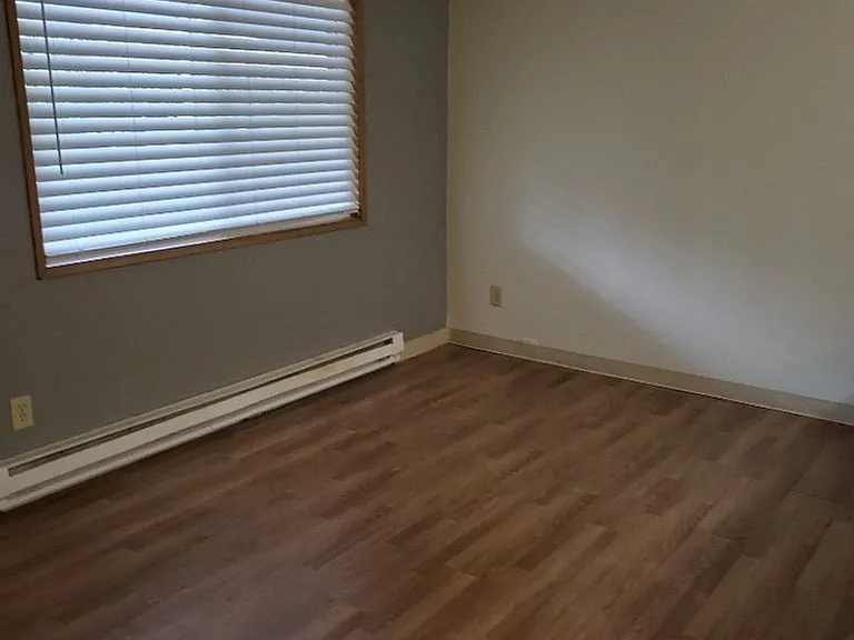 9100 NE 15th Ave — Photo 7