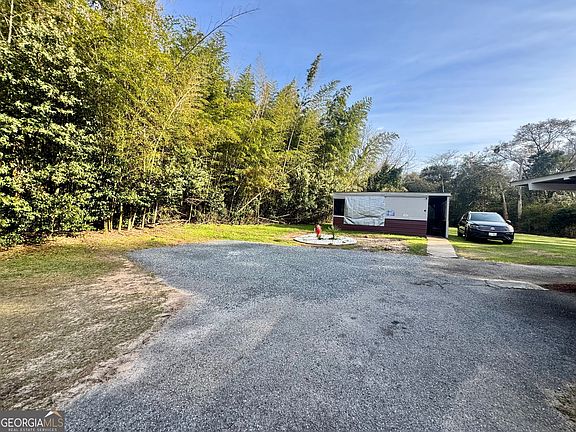 4th image of 914 Adderton St