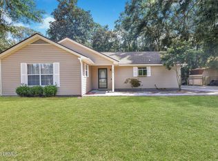 9 Oyster Factory Rd, Beaufort, SC 29907