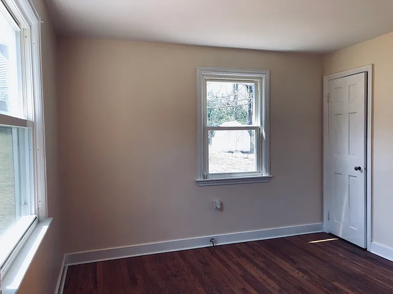 58 Barton Cir — Photo 10