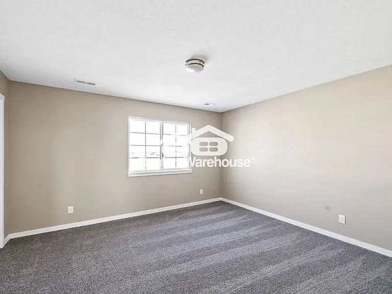 104 E Sycamore St — Photo 19