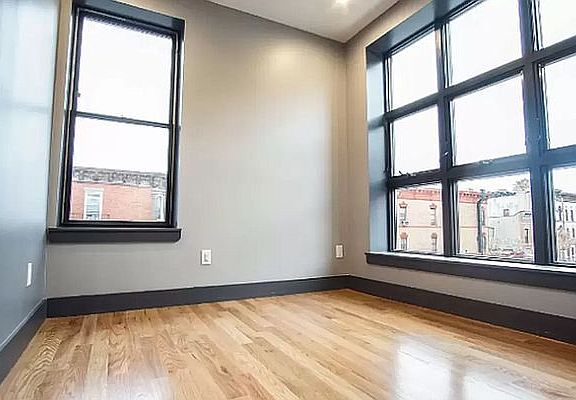 5th image of 321 Sumpter St #2R