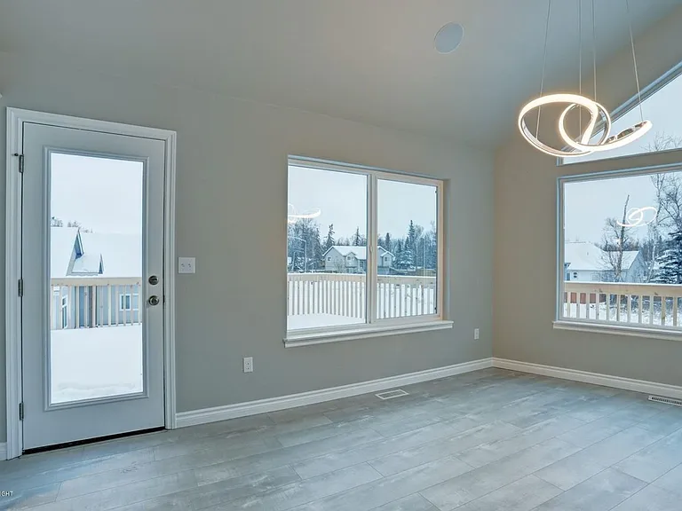 1455 E Esty Dr — Photo 12