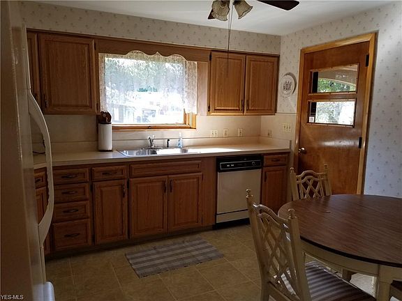 2nd image of 1063 Wilshire Dr
