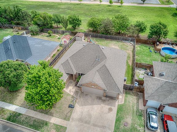 3rd image of 11304 Shasta Ln