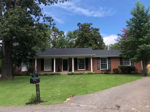 2169 Crestwood Dr, Clarksville, TN 37043