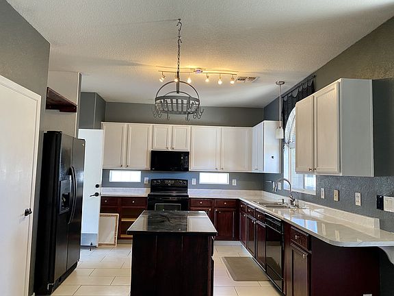 3rd image of 40565 N Jodi Dr