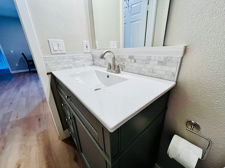 8555 W Russell Rd #1002 — Photo 33