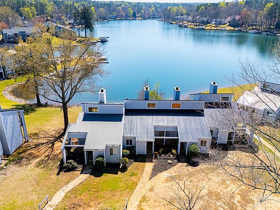 2nd image of 289 Clearview Ct