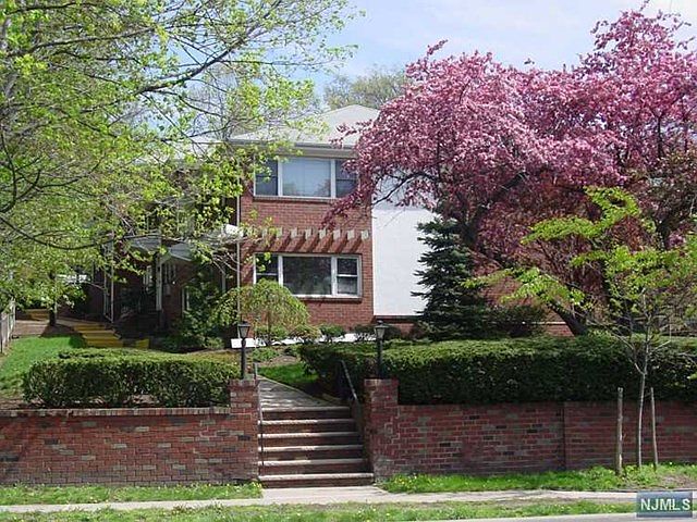 1st image of 431 Grand Ave #9