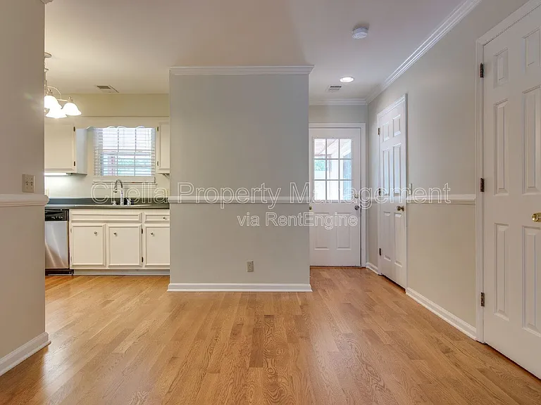 2615 Habersham Ave — Photo 27