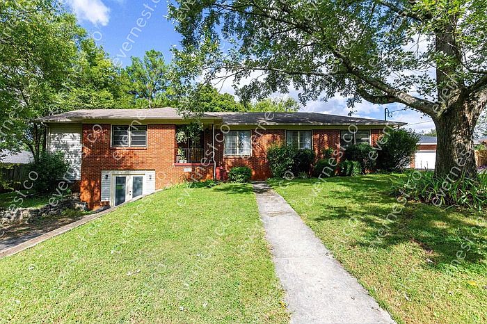 1st image of 1018 Sawyer Dr