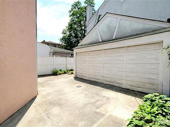 4th image of 80 Marine Ave