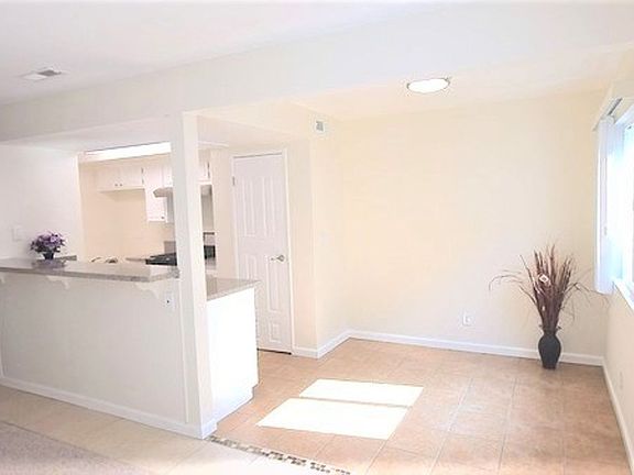 3rd image of 2582 Tiller Ave