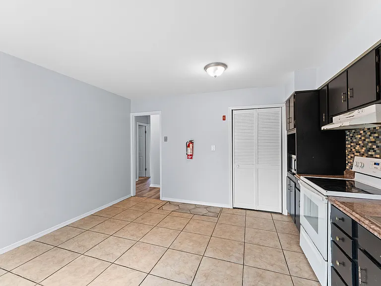 5 Regent Ct — Photo 13