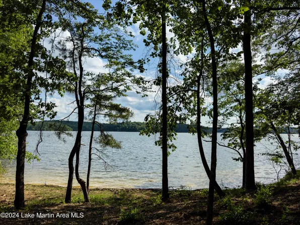 29 Annies Point, Alexander City, AL 35010