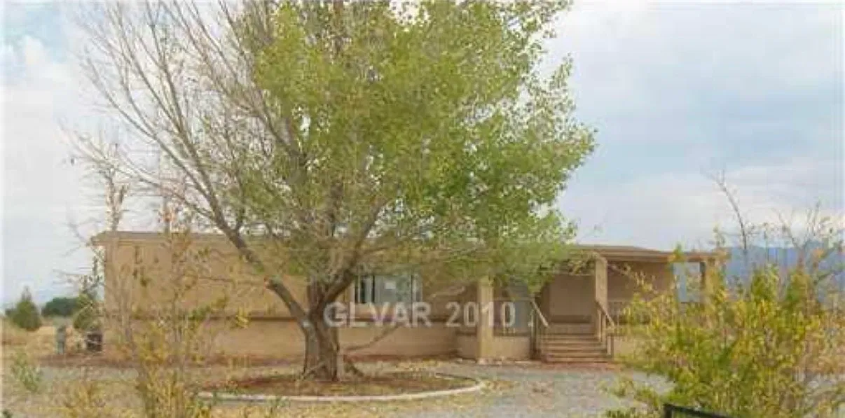 3 bed, 1350 sqft, $1,300 — Photo 1