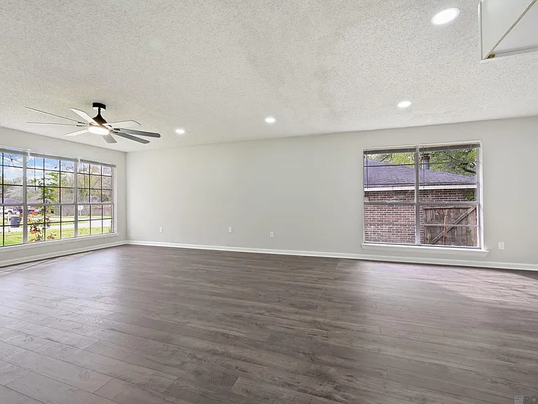 8724 Metairie Dr — Photo 14