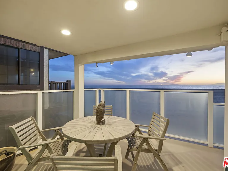 1005 Ocean Dr — Photo 12