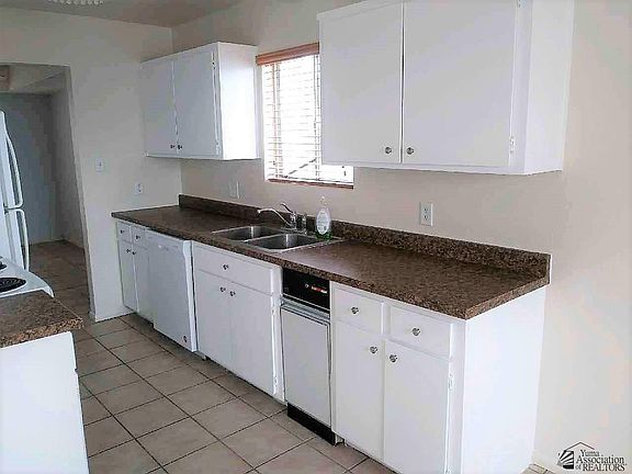 3rd image of 1450 E Pebble Beach Dr