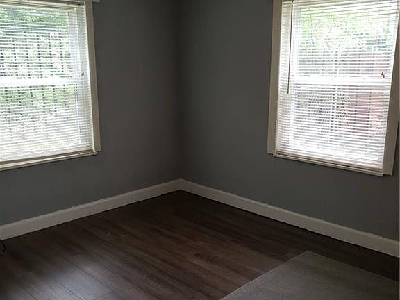 5th image of 16 Lawncrest Ave