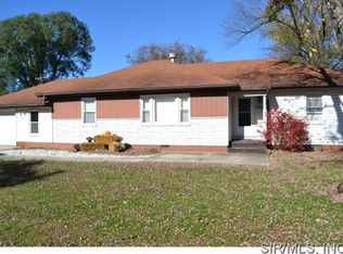 291 E 2nd St, Beckemeyer, IL 62219